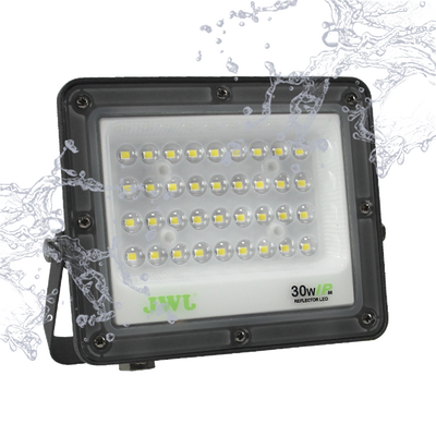 Reflector Tipo Lupa 100 W / Flujo luminoso 10 000 lm / 110 - 240 Vca~ 60Hz / Dimensiones 270 x 210 x 22 mm / Uso en exterior IP66. | JLRE-L100