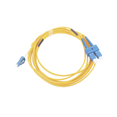Jumper de Fibra Óptica Monomodo 9/125 LC/UPC-SC/UPC, PVC, 2.0 mm, Dúplex, Amarillo, 3 Metros (9.84 Pies) | LP-FO-D-LCU-SCU-03