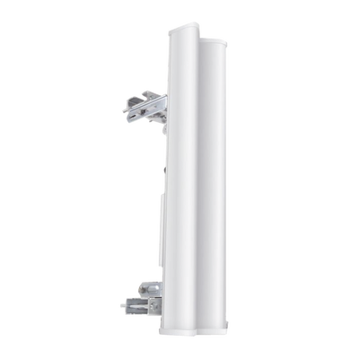 Antena sectorial para radio estaciones base airMAX de 120 grados de cobertura horizontal, 2 GHz (2.3-2.7 GHz) de 15 dBi | AM-2G15-120