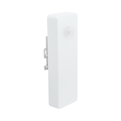 Suscriptor ePMP Force 130 MIMO 2x2 / 28 dBm de potencia / Mejor desempeño en zonas altamente ruidosas / 5150-5970 MHz / Distancia de 3 km en PTMP / Antena integrada de 14 dBi (C050900C505A) | FORCE-130