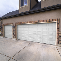 [GARAGE88-SC] Puerta de Garage de alta calidad, Color blanco 8X8 pies,  AISLADA, Estilo Americana , CUADRO CORTO. | GARAGE88-SC
